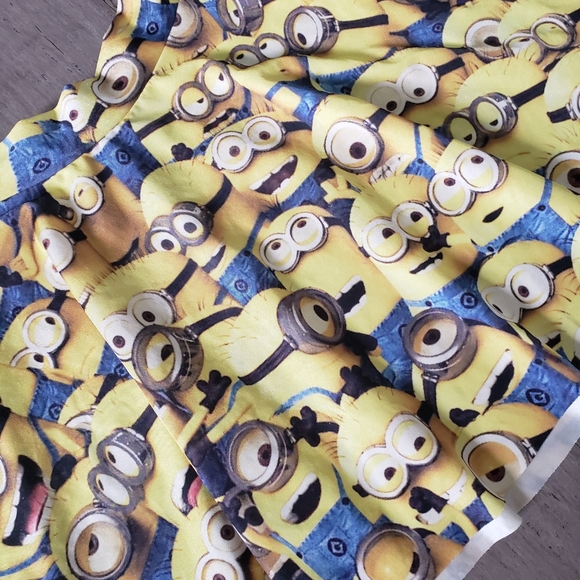 Minions Women's Mini Circle Skirt Size Small - Picture 2 of 5